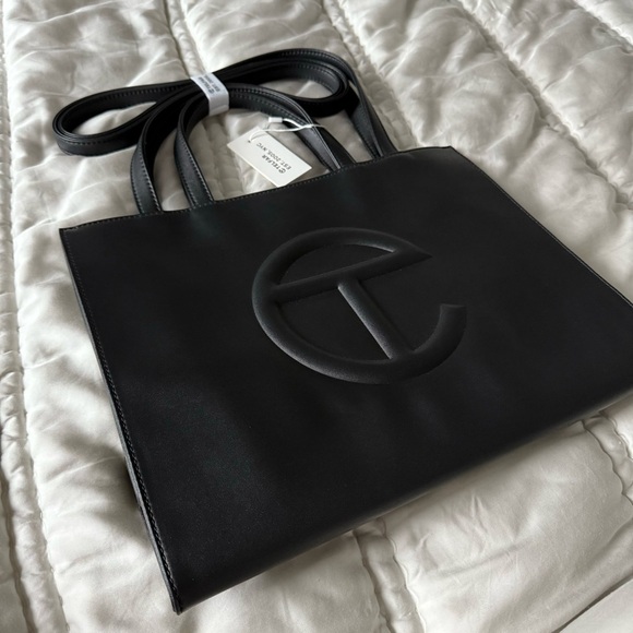 Telfar Medium Tote Bag- Black 100% AUTHENTICā¼ļø - Picture 11 of 13